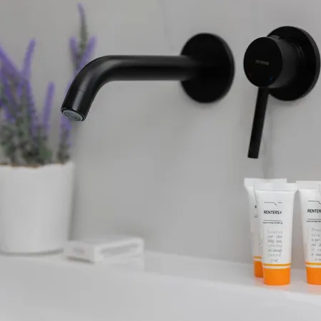 10 Min Walk From Palace Of Culture & Science By Renters Lejlighed